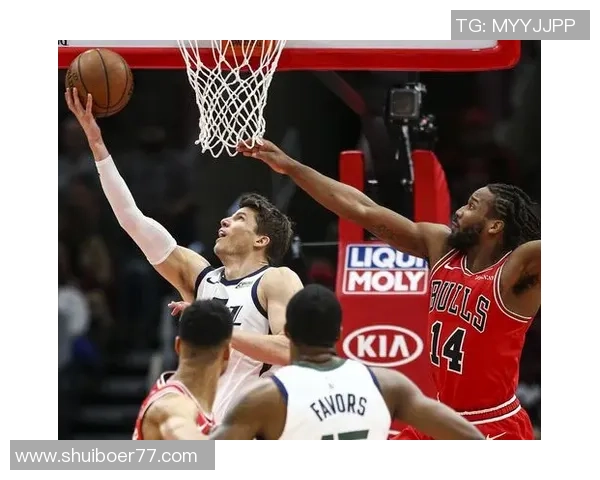 犹他爵士队与公牛的激烈对决展现篮球魅力与团队精神 犹他爵士队与公牛的激烈对决展现篮球魅力与团队精神